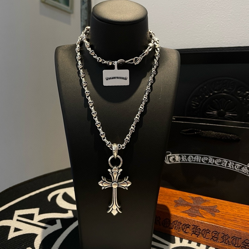 Ch**me He**ts necklace-105