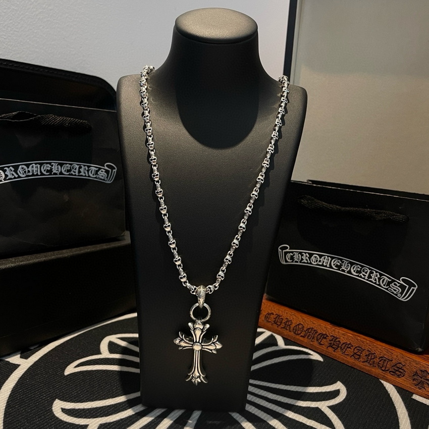 Ch**me He**ts necklace-105