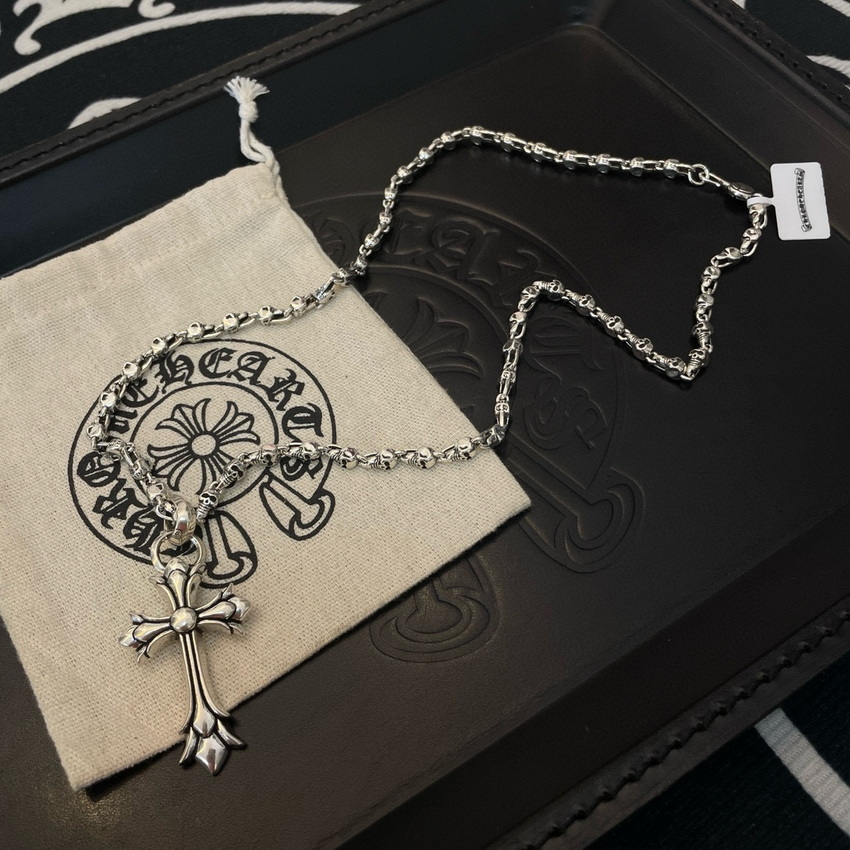 Ch**me He**ts necklace-105