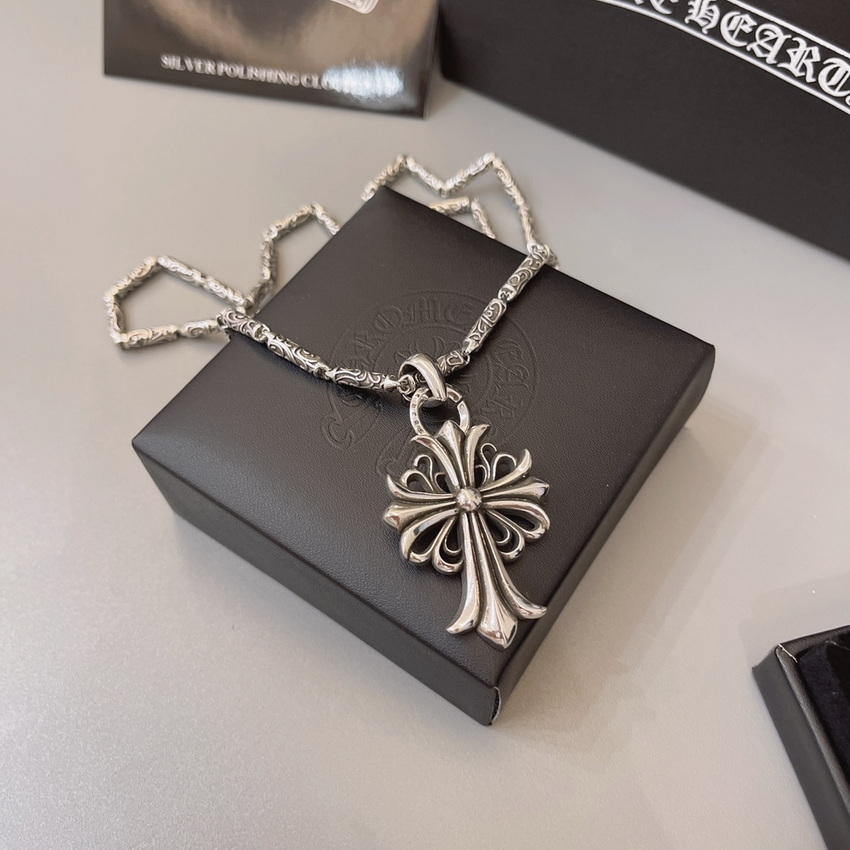 Ch**me He**ts necklace-025