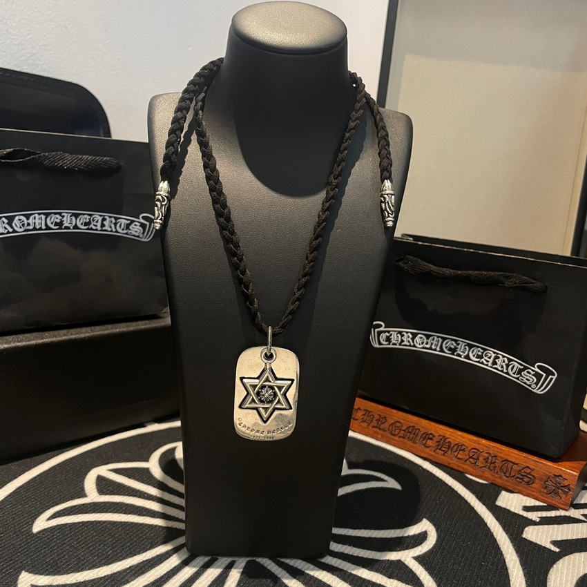 Ch*0me heart necklace-036