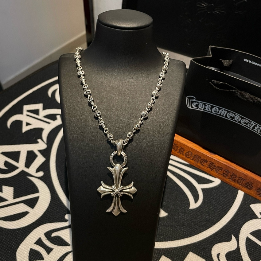 Ch**me He**ts necklace-039