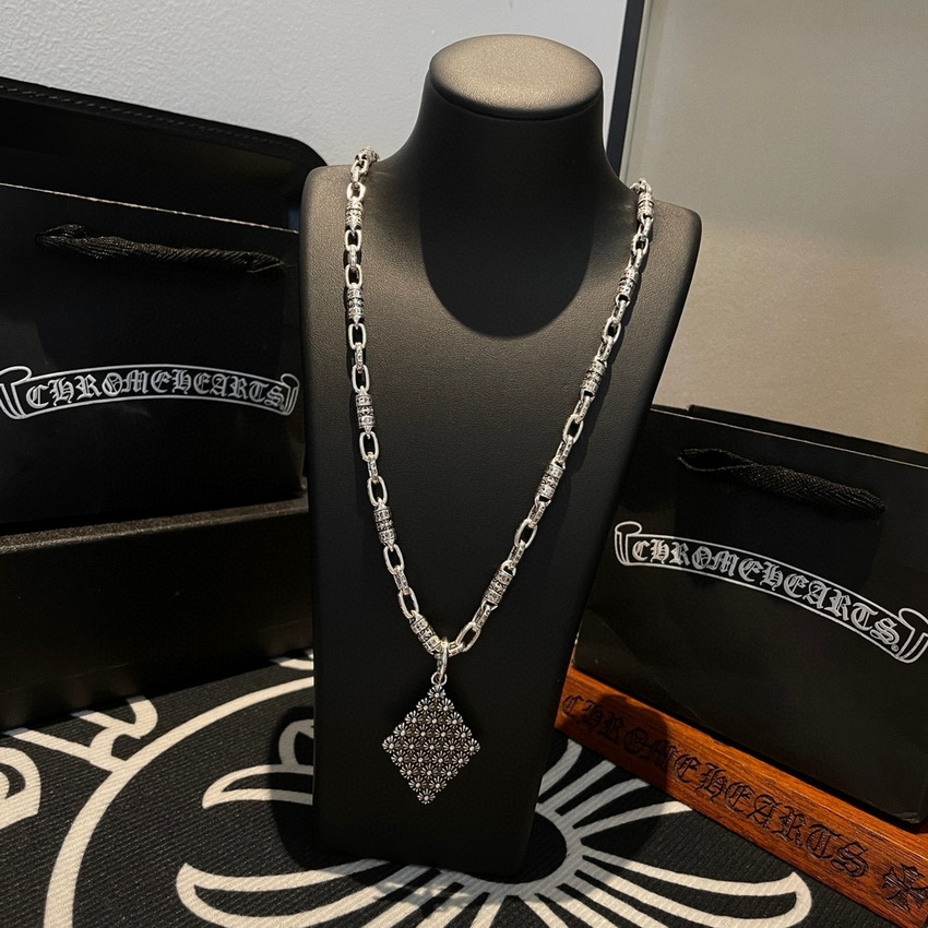 Ch**me He**ts necklace-045