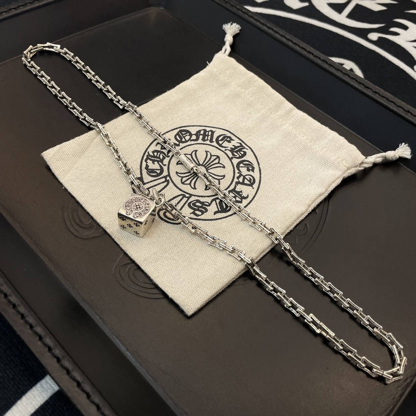 Ch*0me heart necklace-070
