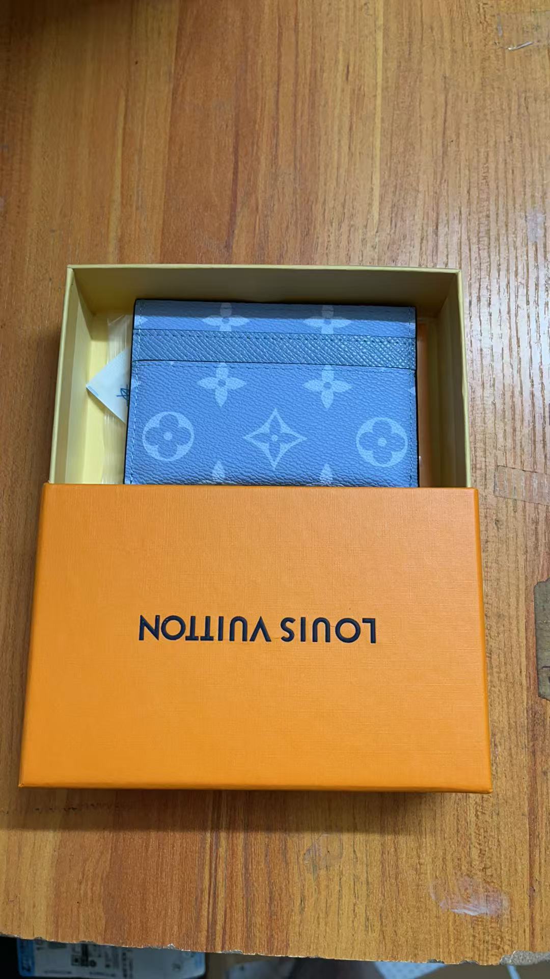 LV Card holder(AAA)-009