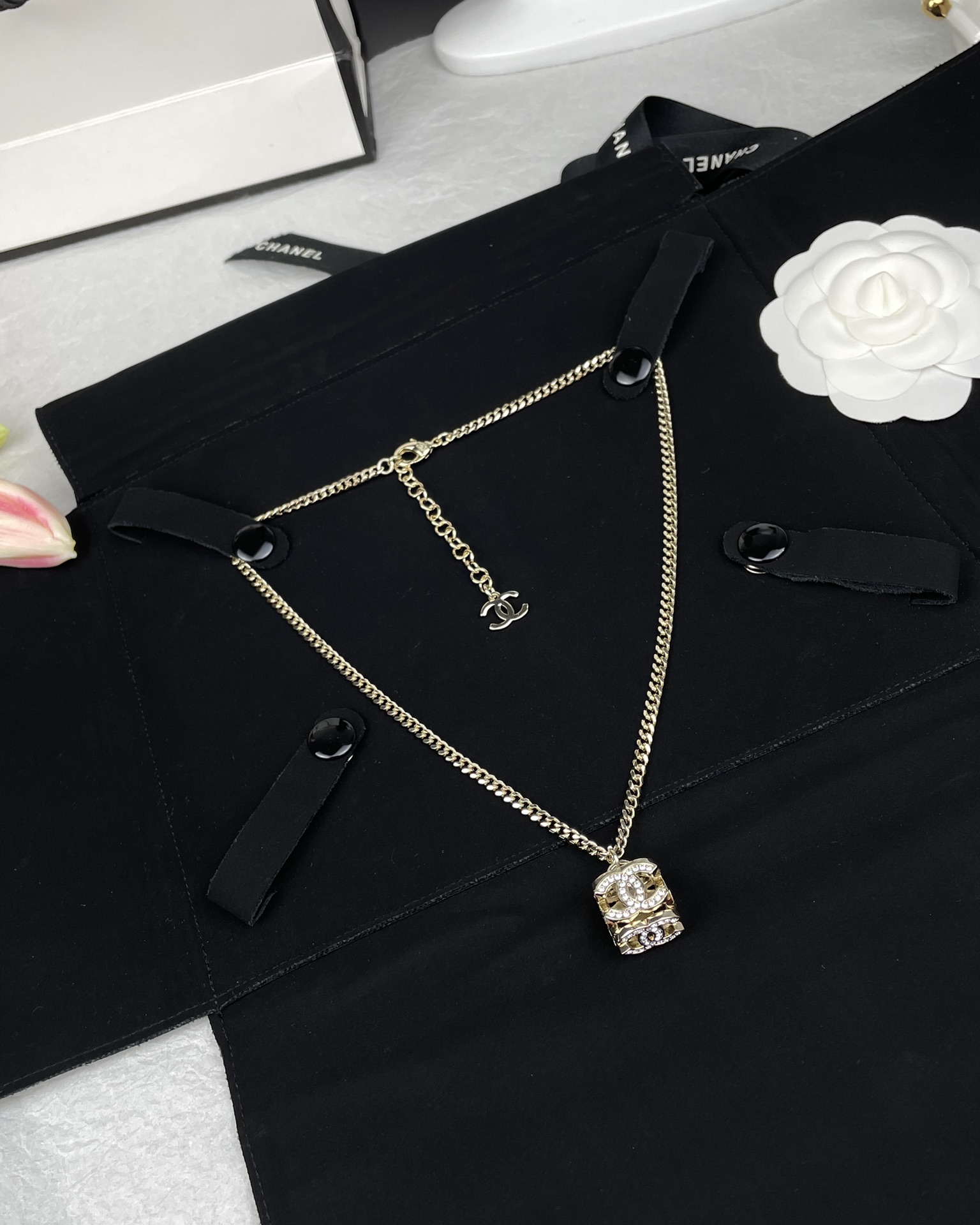Ch*el necklace-003