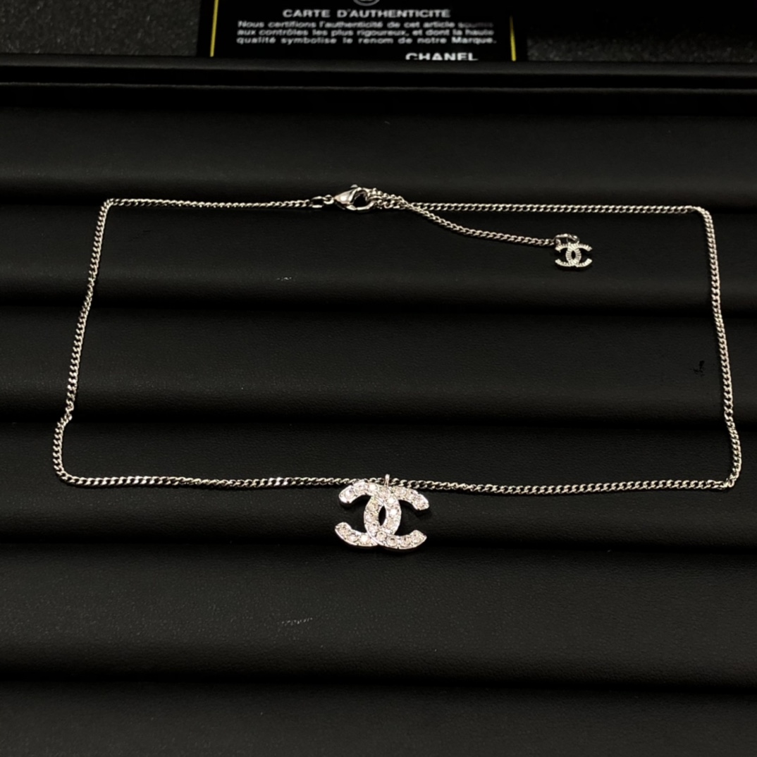 Ch*el necklace-002