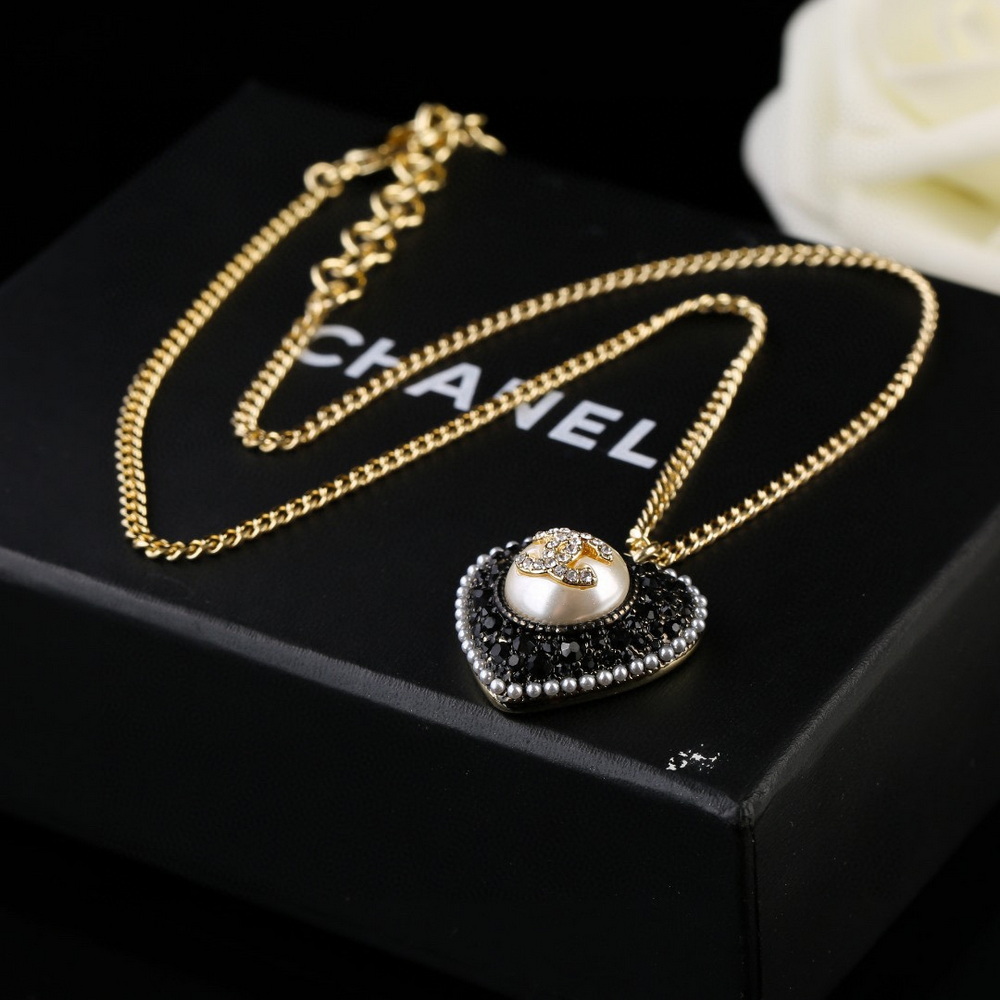 Ch*el necklace-135
