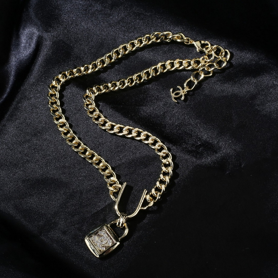 Ch*el necklace-126