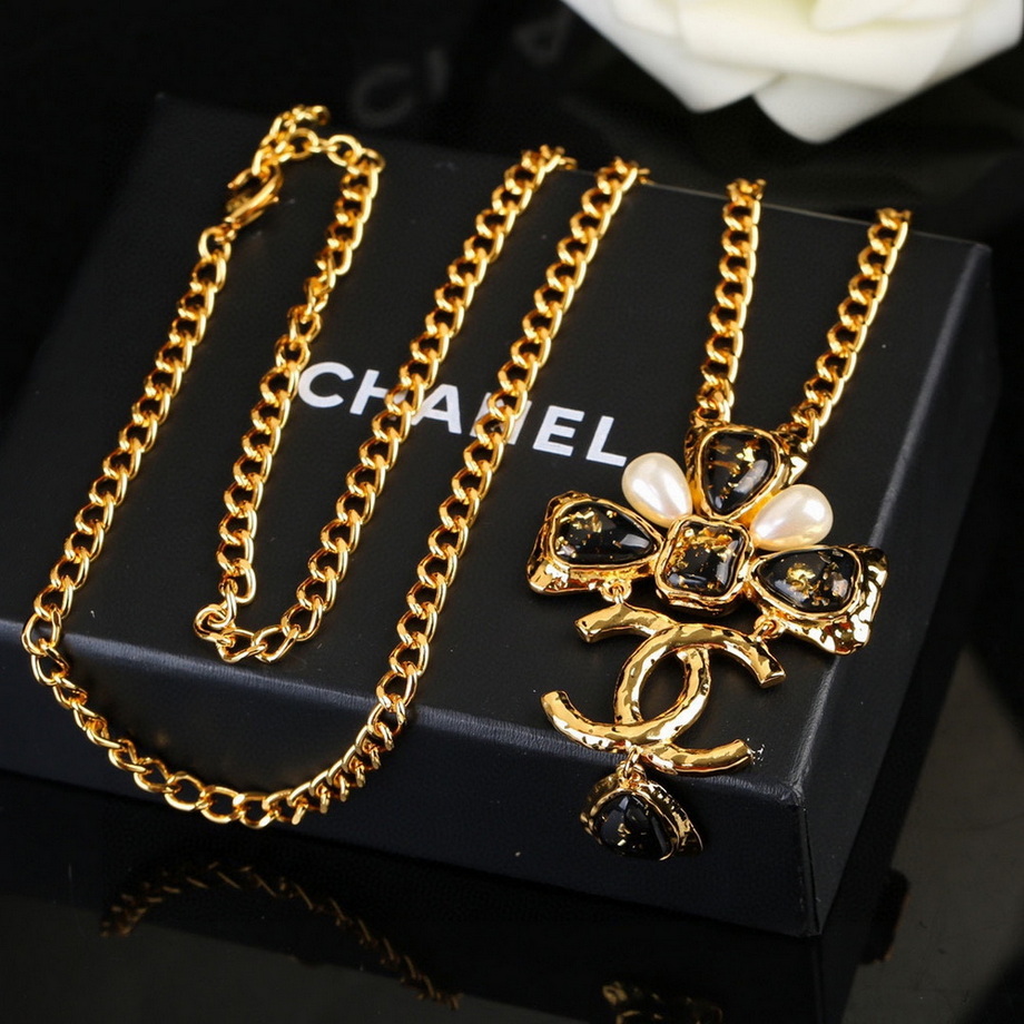 Ch*el necklace-368