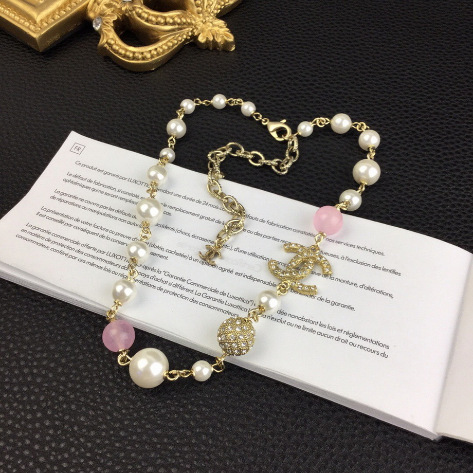 Ch*el necklace-100