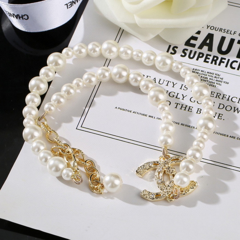 Ch*el necklace-093