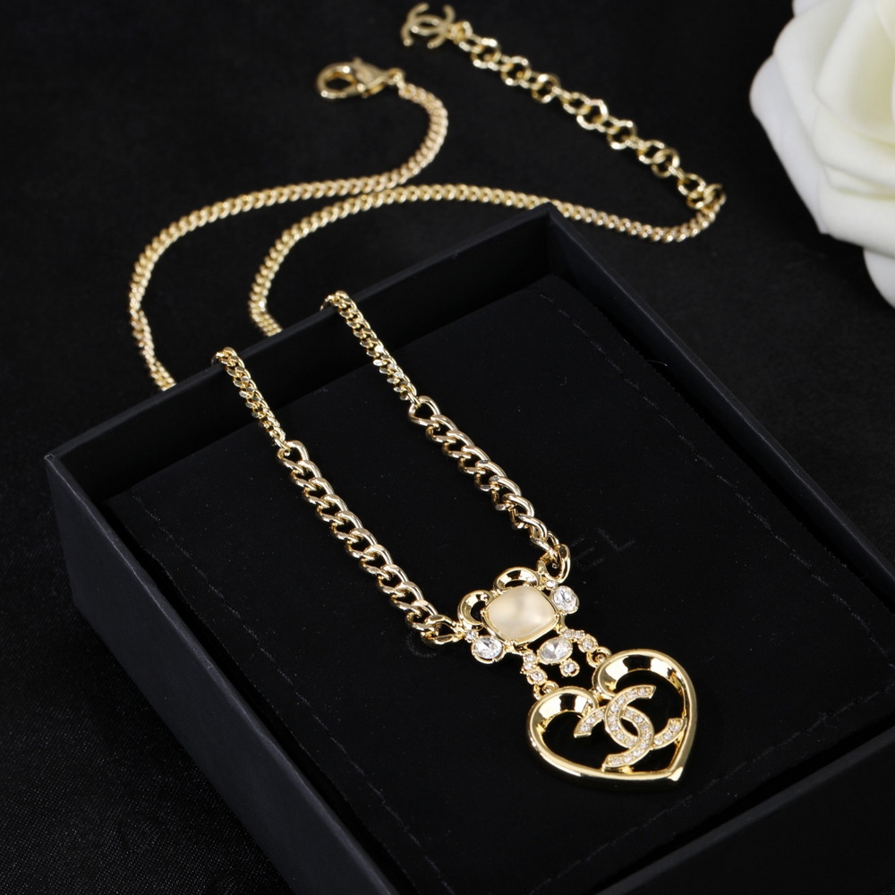 Ch*el necklace-087