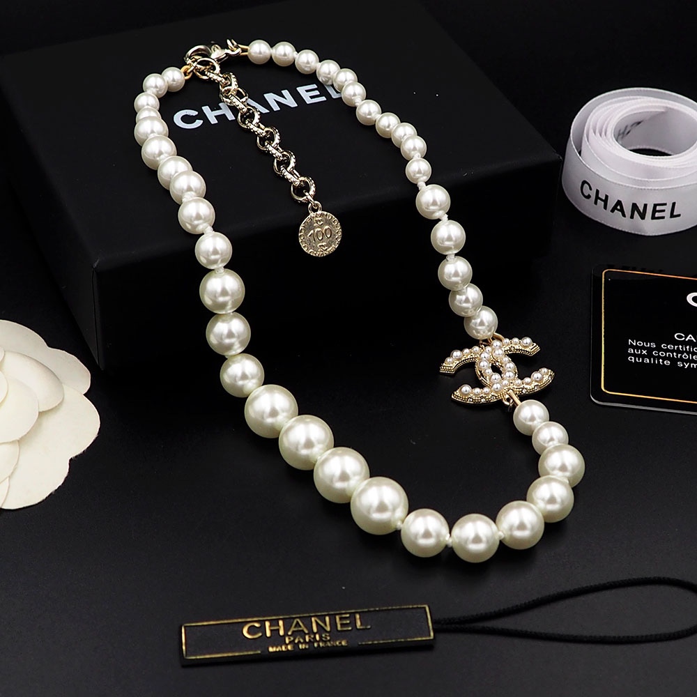 Ch*el necklace-081