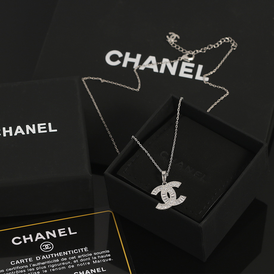 Ch*el necklace-019