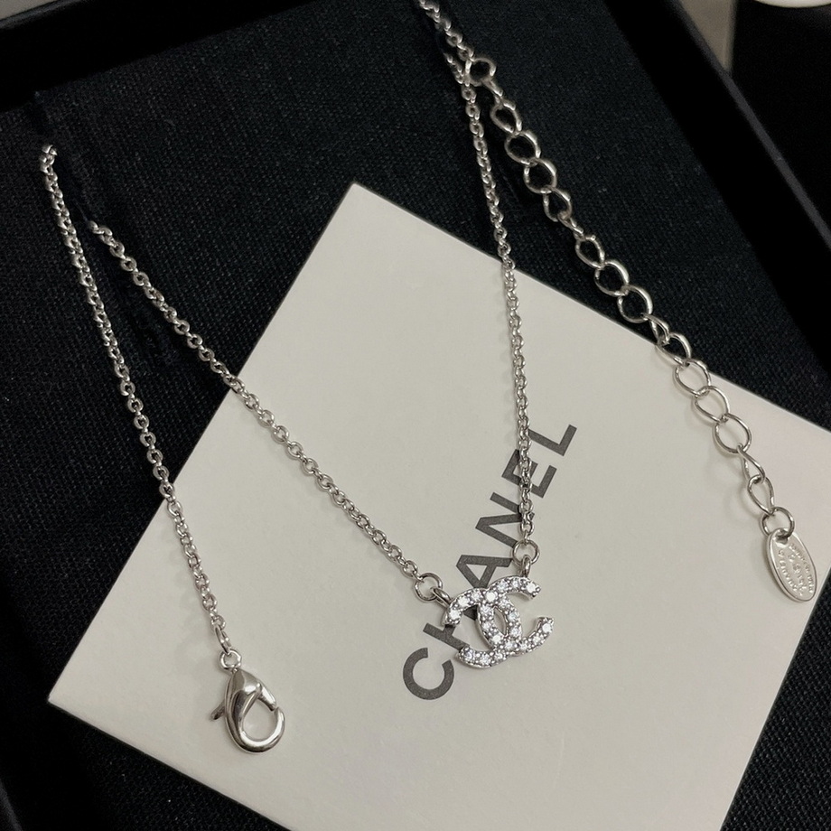 Ch*el necklace-055