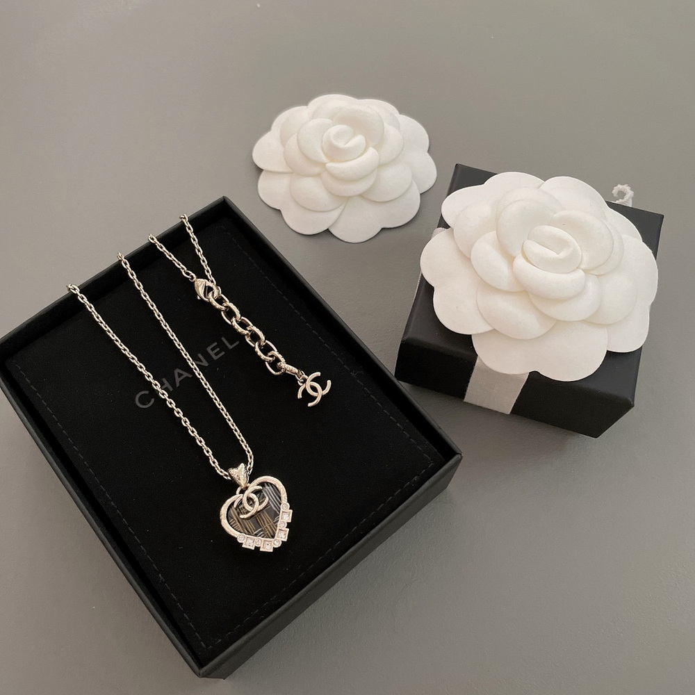 Ch*el necklace-236