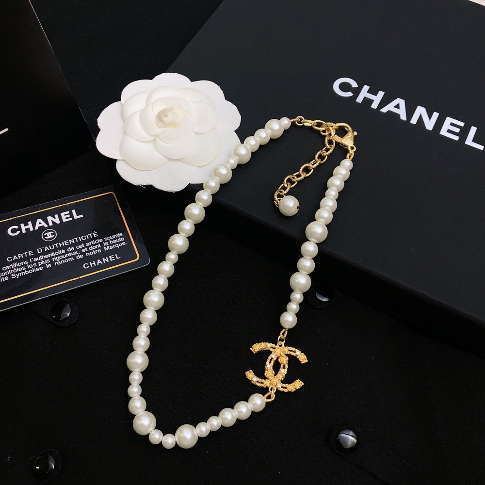 Ch*el necklace-040