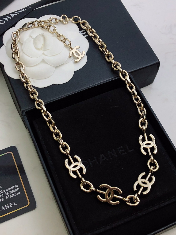 Ch*el necklace-036