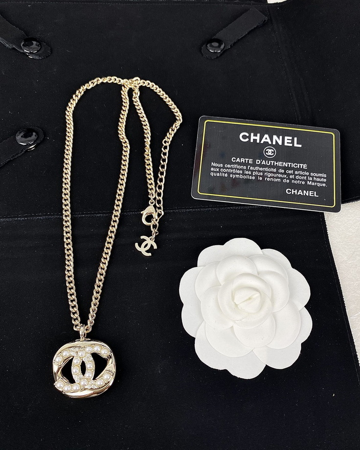 Ch*el necklace-210