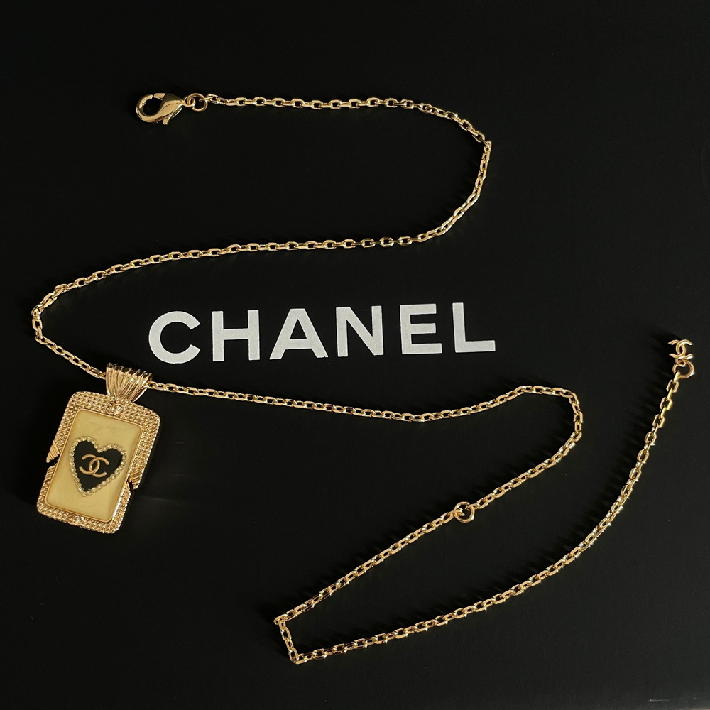 Ch*el necklace-417