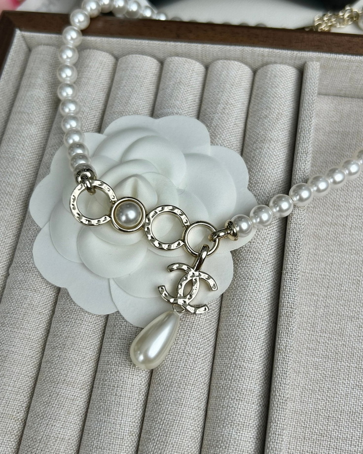 Ch*el necklace-030