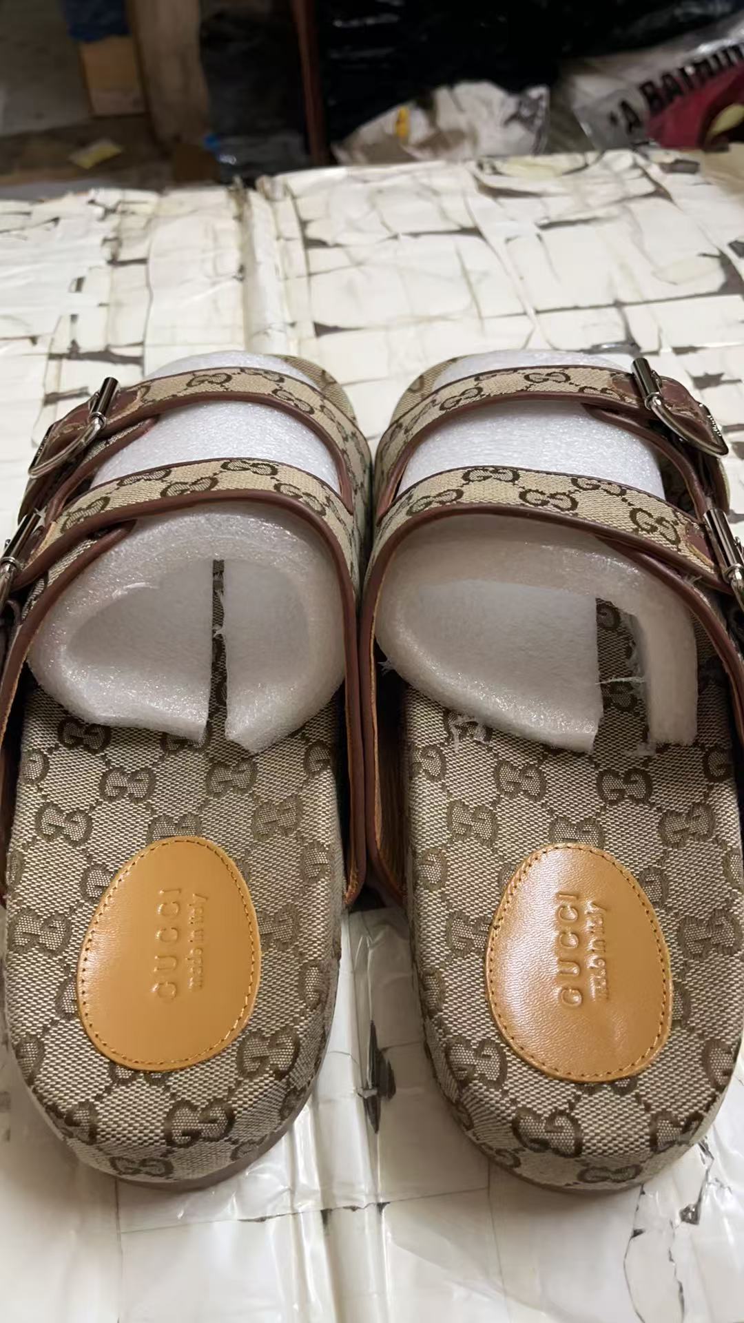 G*u*i slippers(aaa)-468
