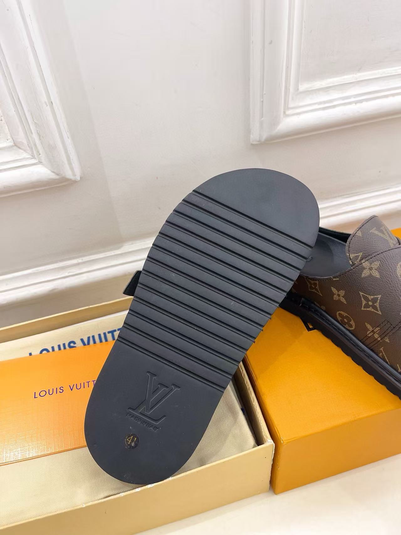 LV Slippers(AAA)-086