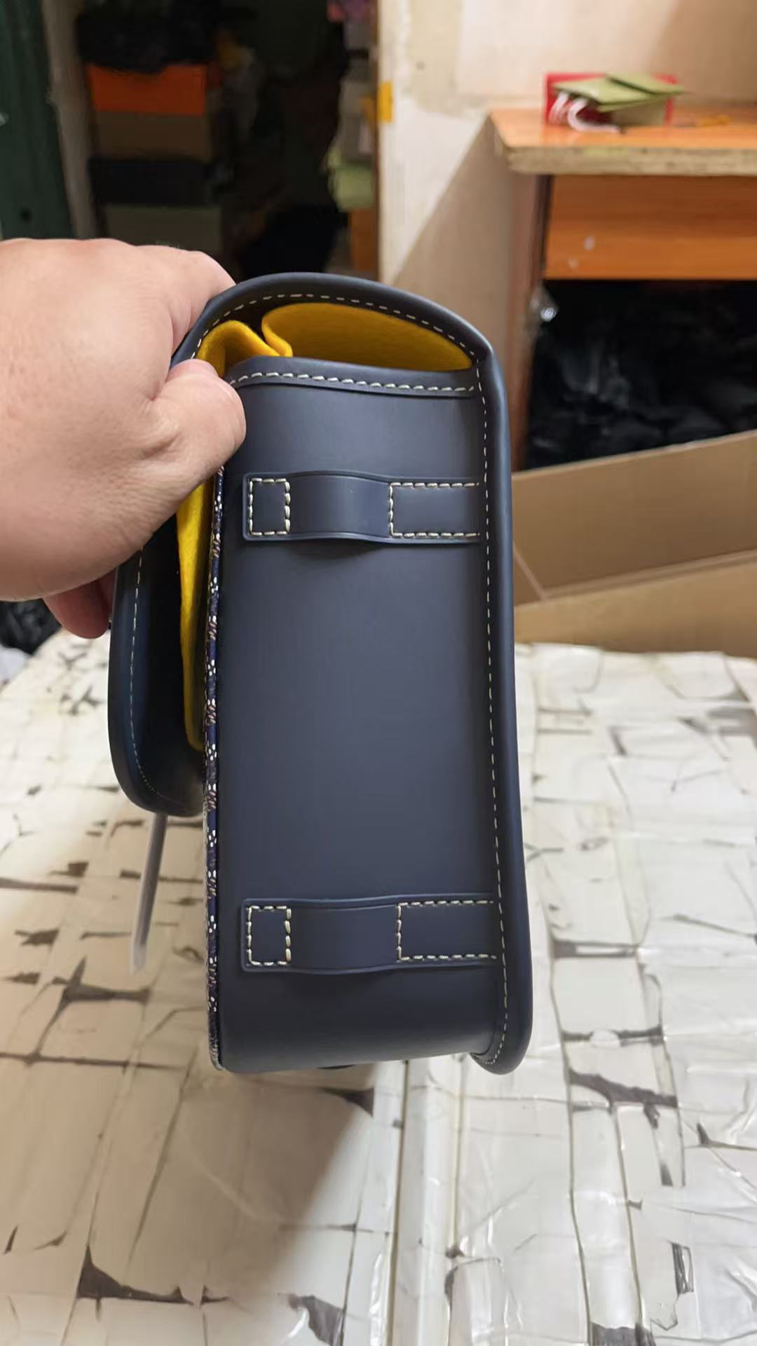 Go*ard handbags aaaa(men)-036