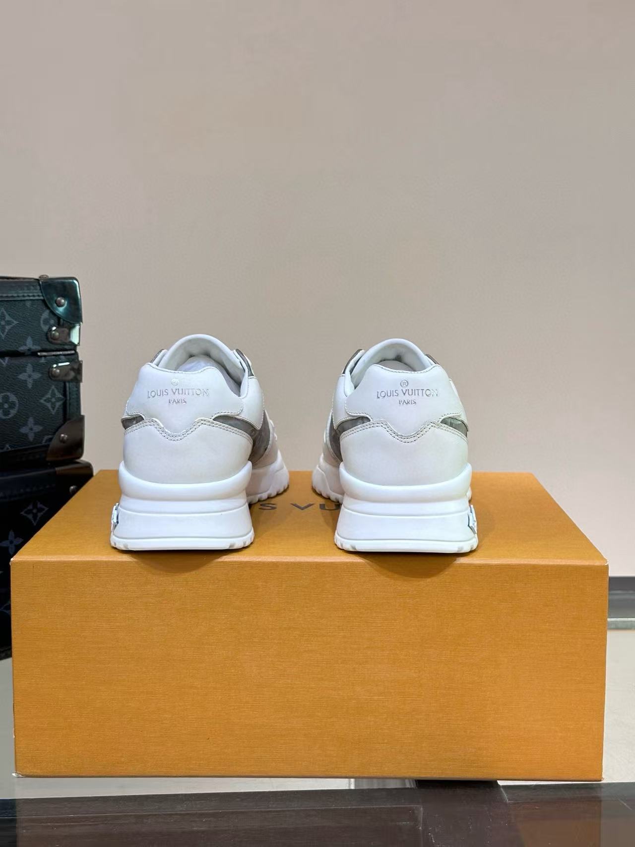 LV Shoes(AAA)-1240