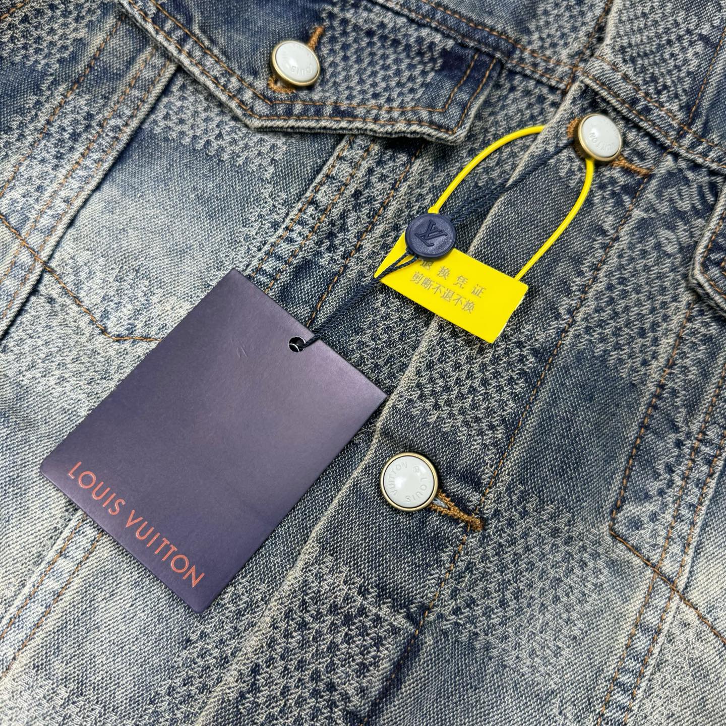 LV Jacket-020