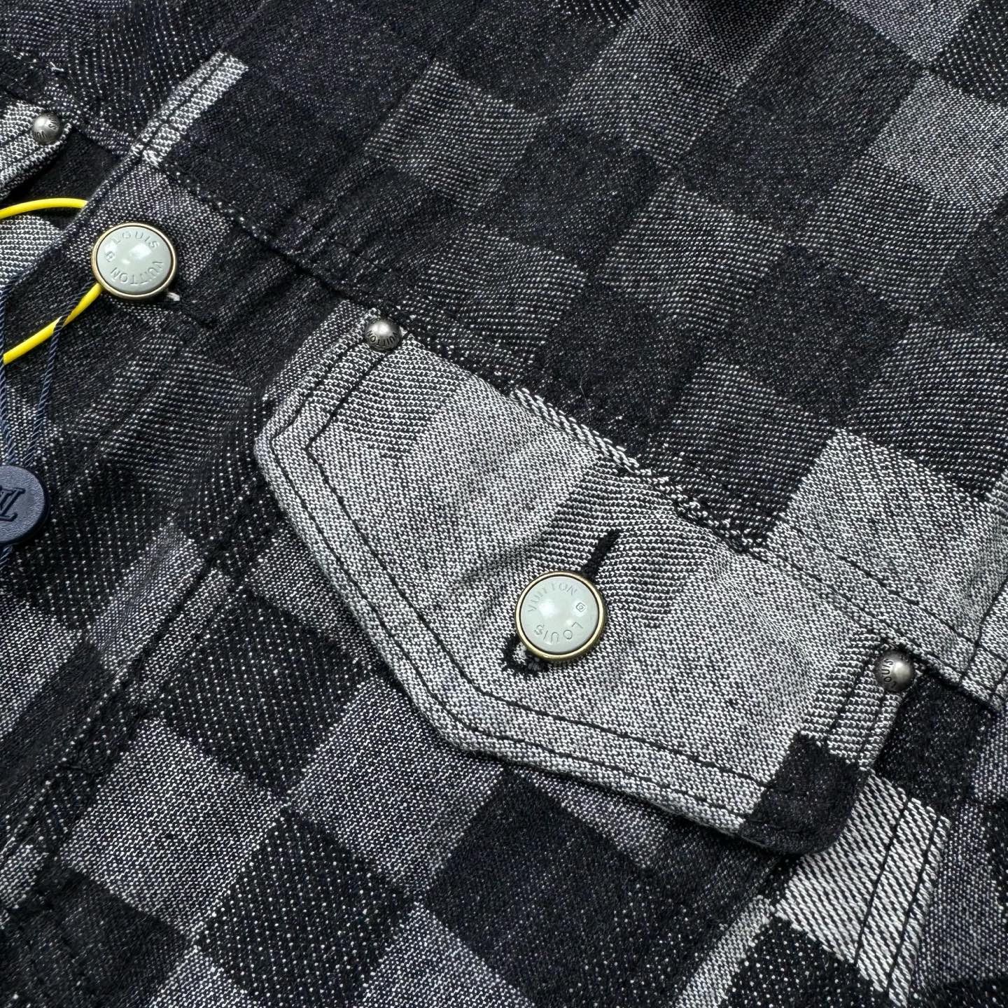 LV Jacket-022