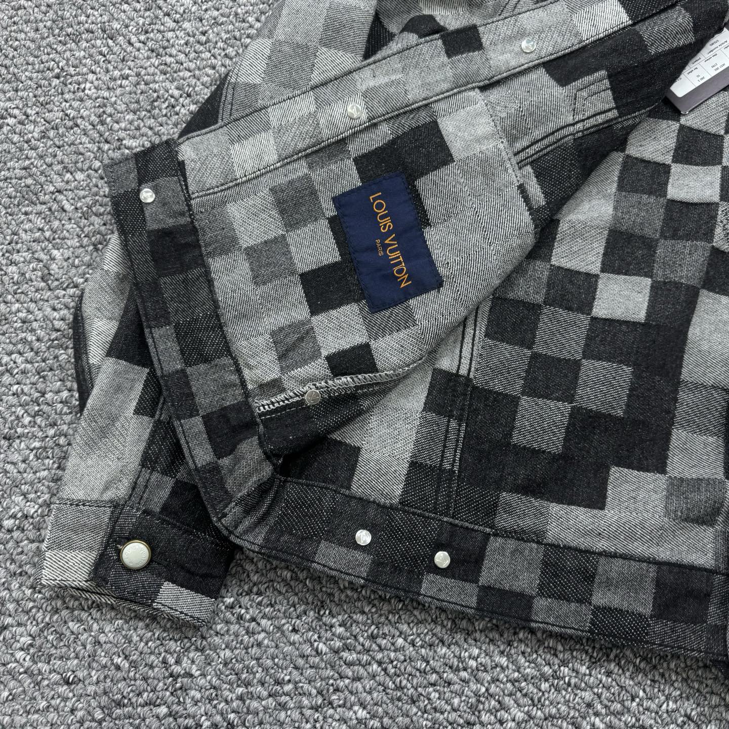 LV Jacket-022