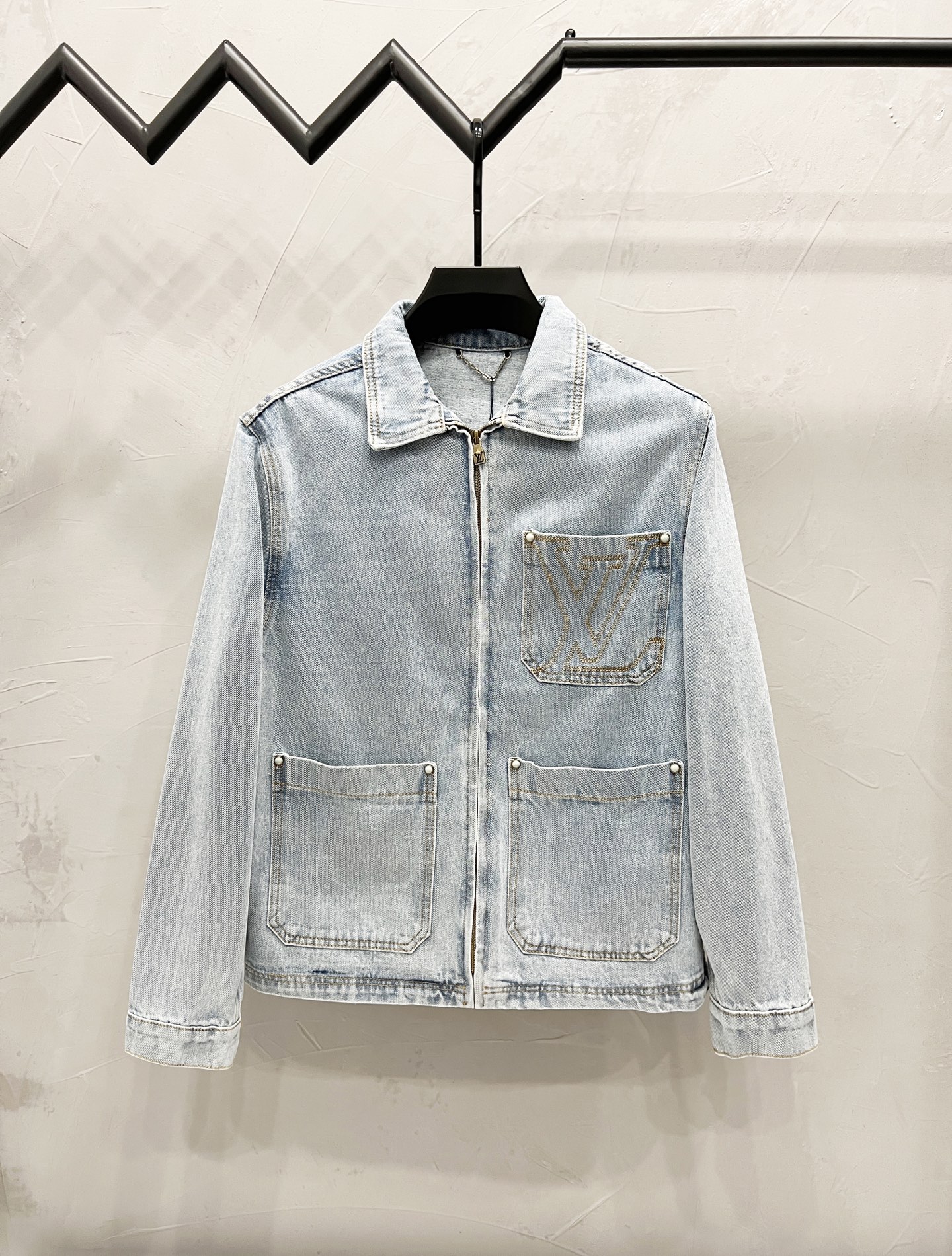 LV Jacket-032