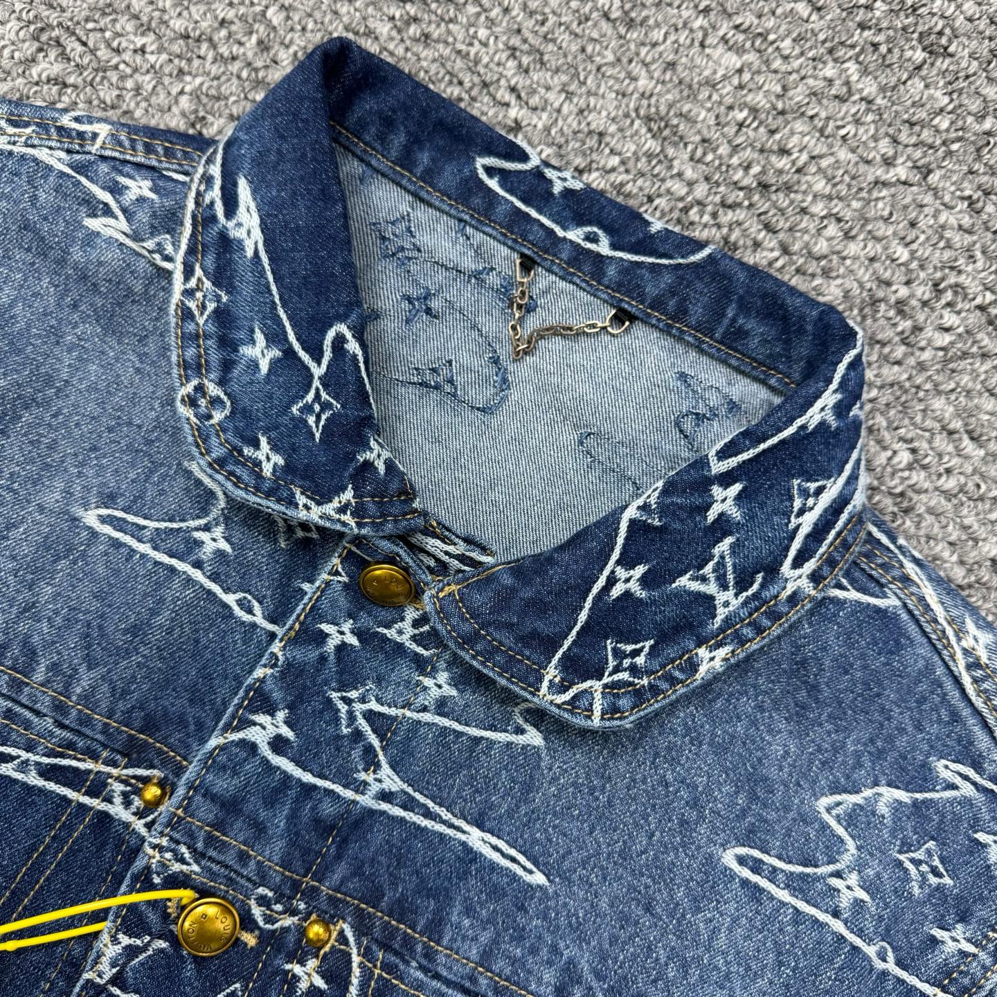 LV Jacket-034