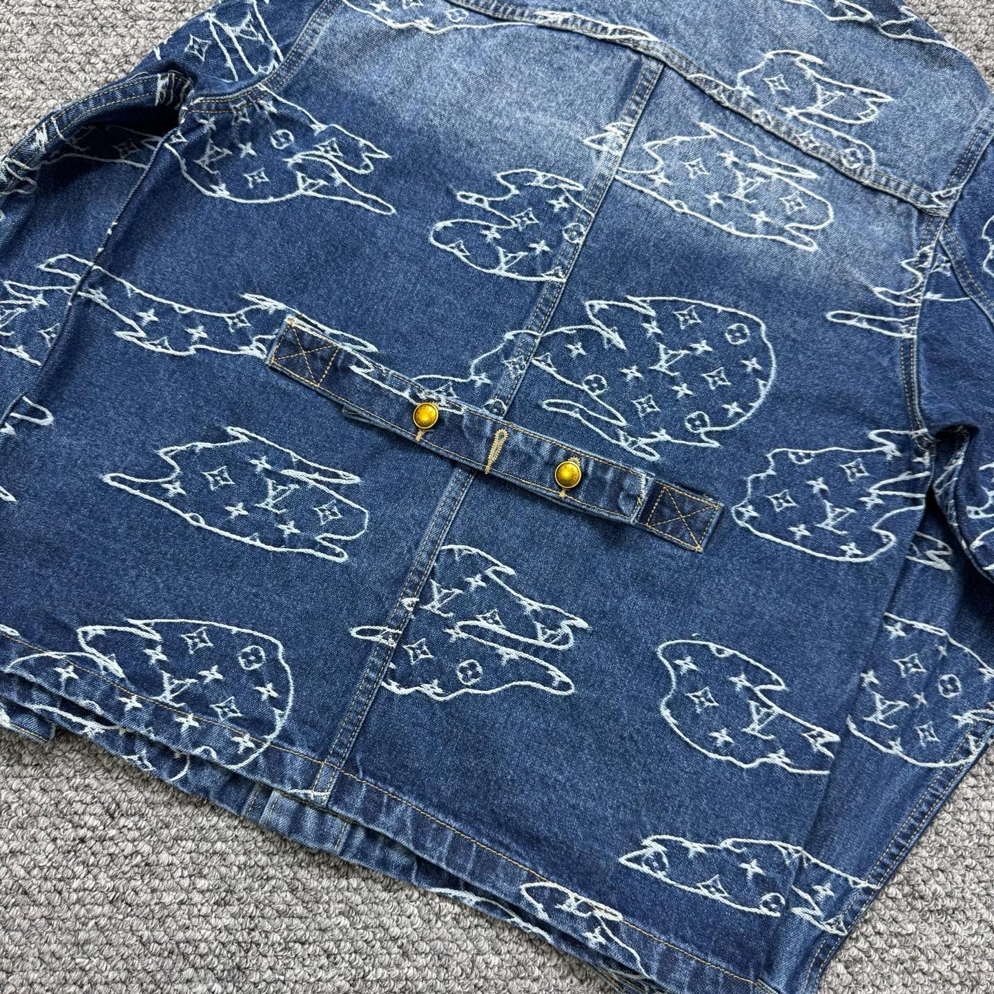 LV Jacket-034