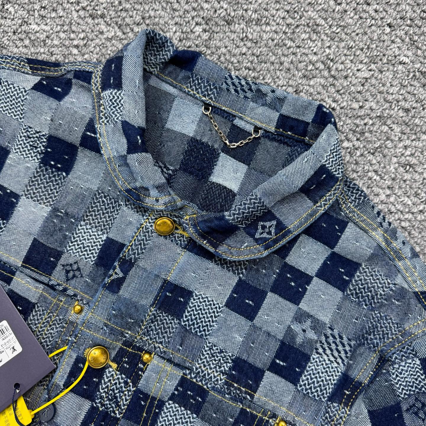LV Jacket-035