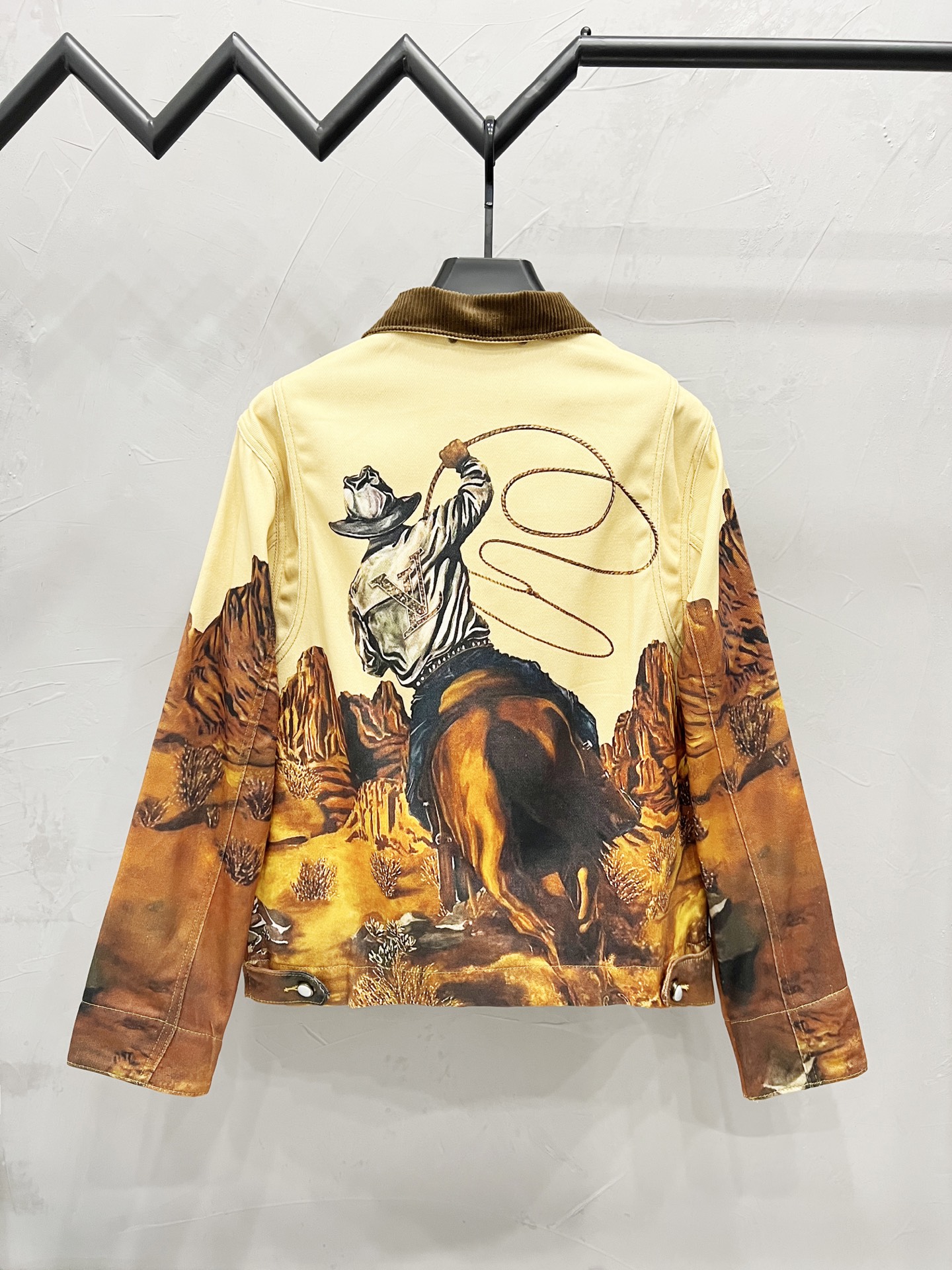 LV Jacket-037