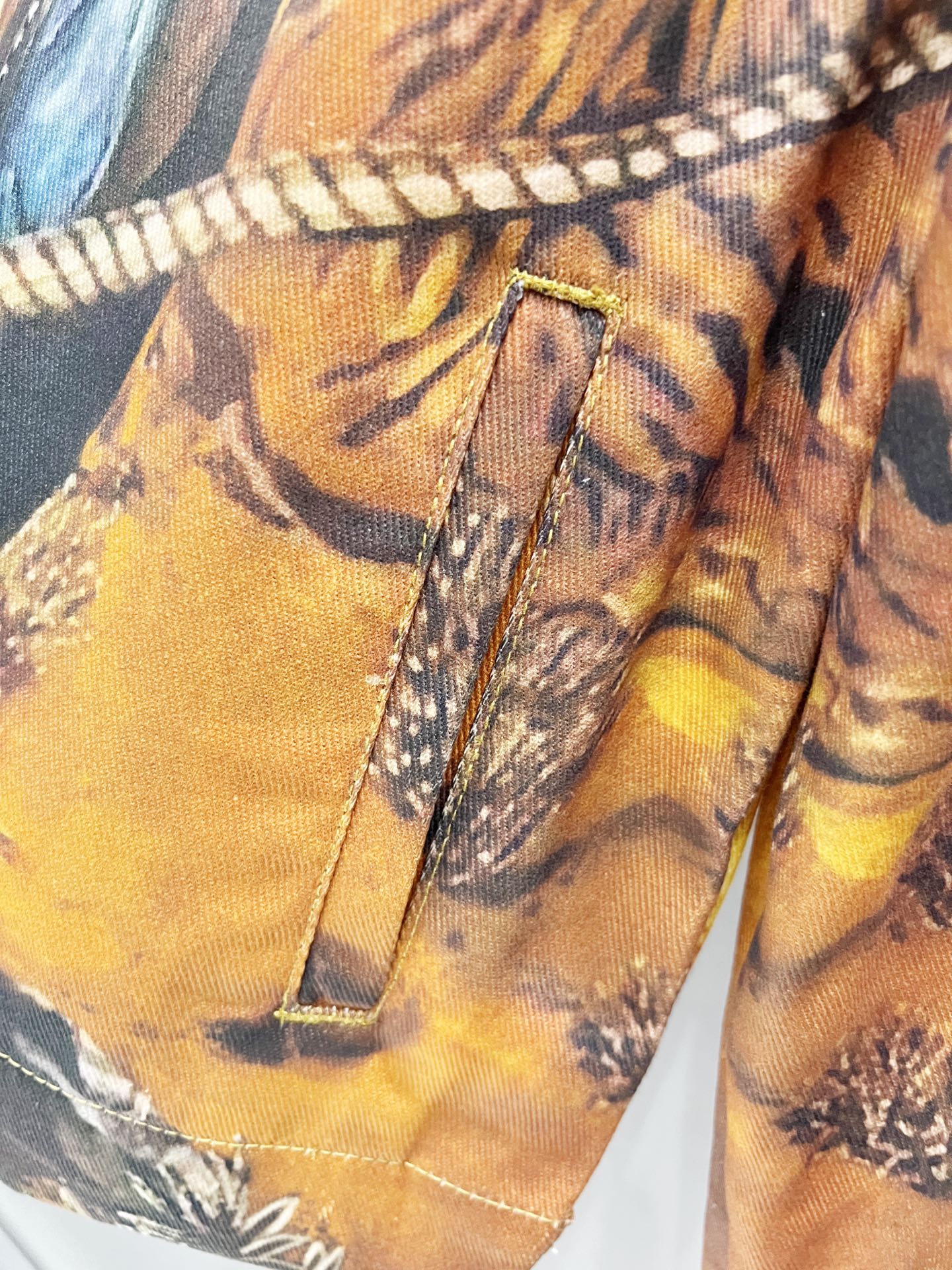 LV Jacket-037