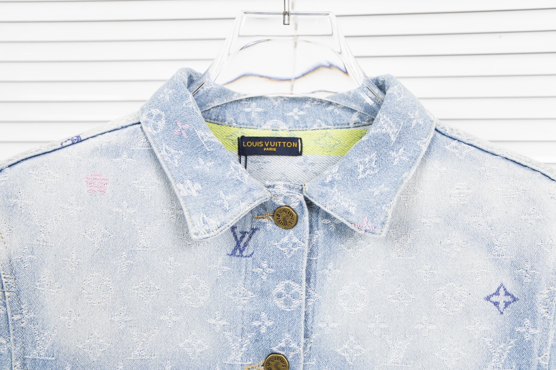 LV Jacket-041