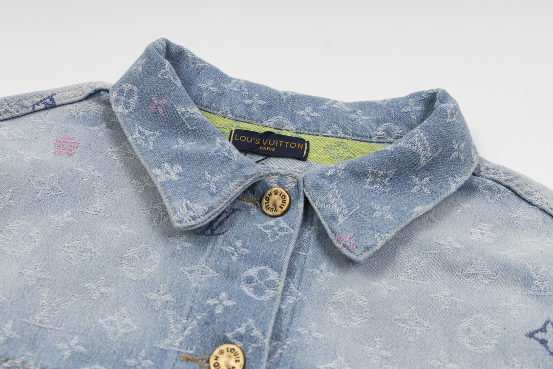 LV Jacket-042