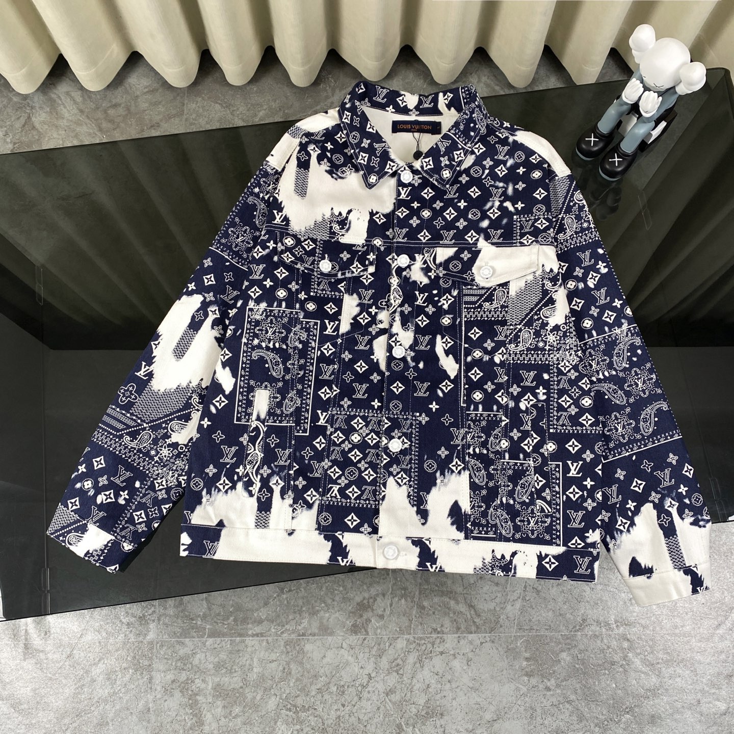 LV Jacket-046