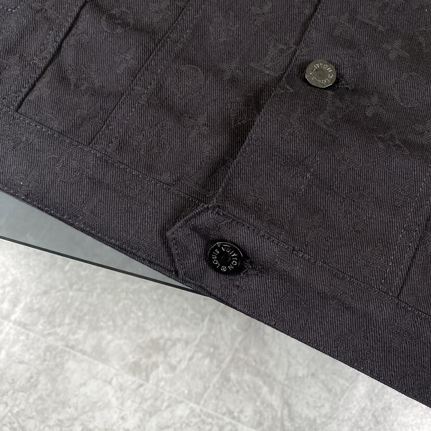 LV Jacket-047