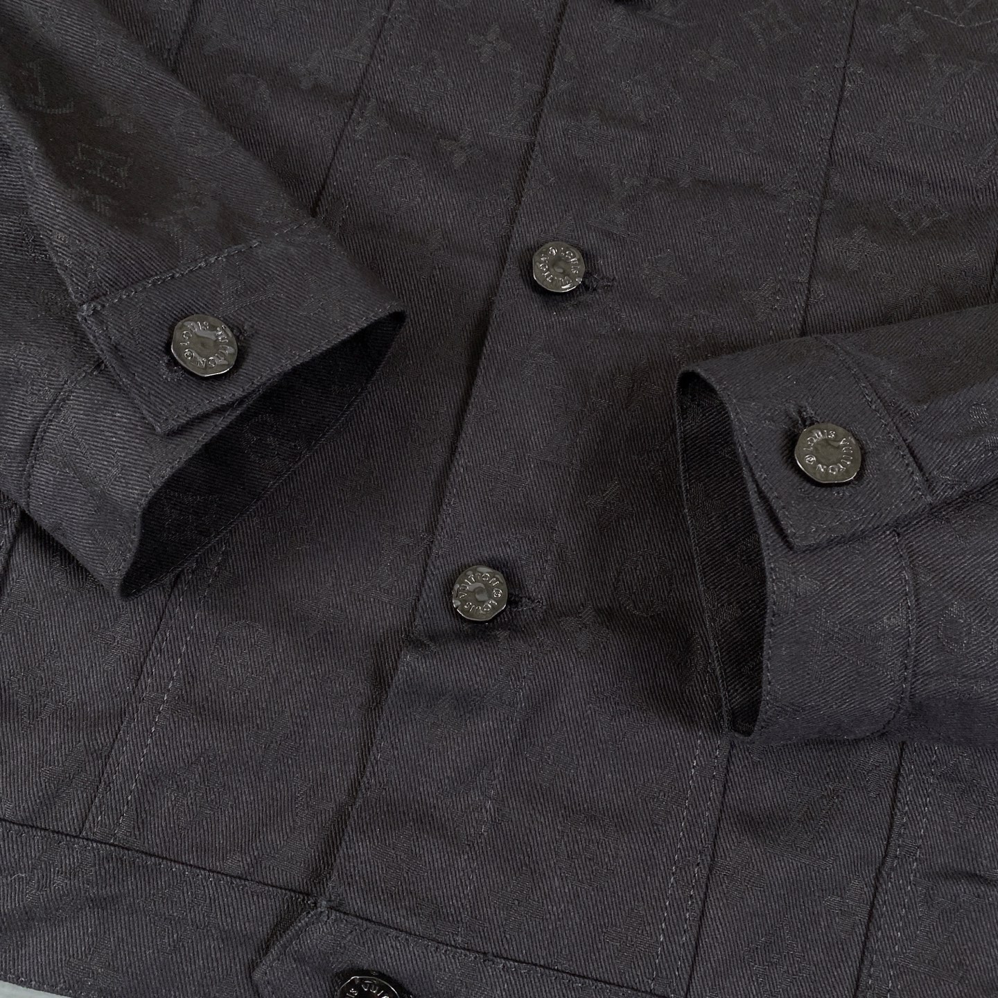 LV Jacket-047