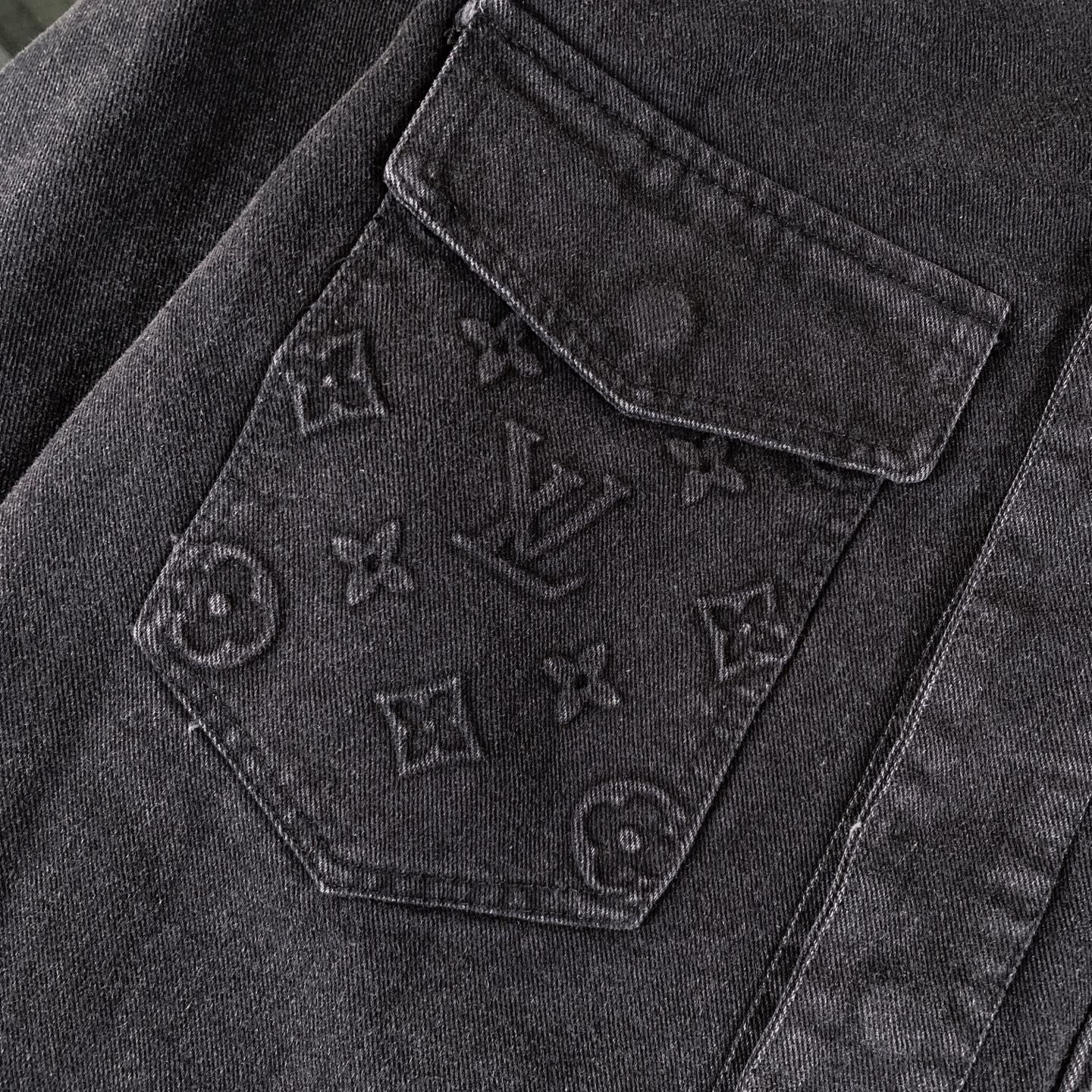 LV Jacket-052