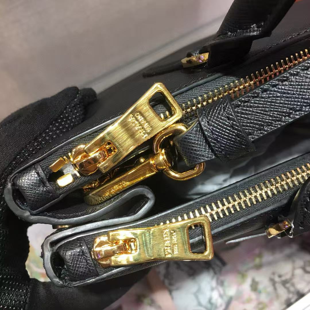 Pra*a handbags aaaa(women)-012