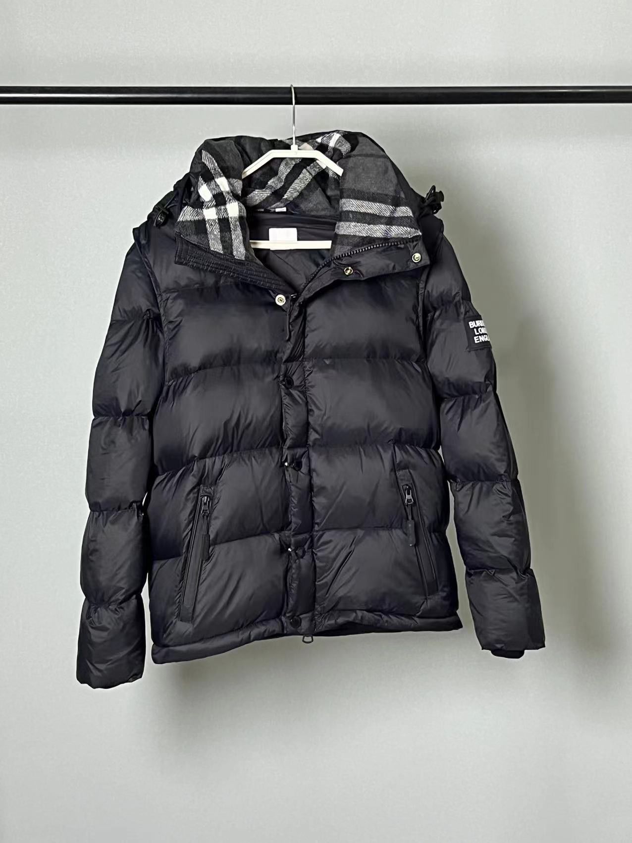 B**rry coat-001