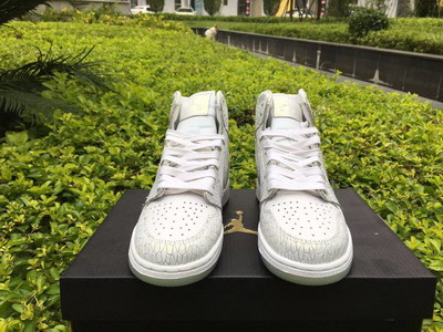 Air Jordan 1 Retro High GS “Frost White”(women)