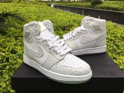 Air Jordan 1 Retro High  “Frost White”