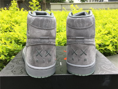 KAWS x Air Jordan 1“Cool Grey”